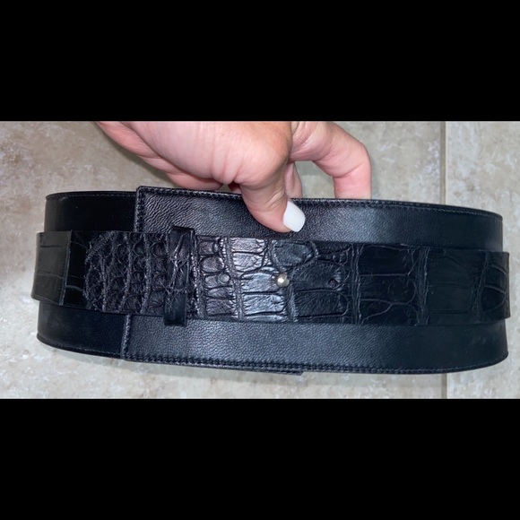 Black Wide Double Layered Statement Belt Size S - Picture 3 of 8